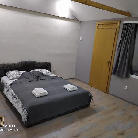 Lenilenii Bungalows Jajce Ngoại thất bức ảnh