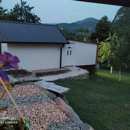 Lenilenii Bungalows Jajce Ngoại thất bức ảnh